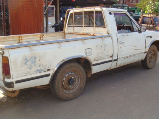 ดัทสัน 720 4 ขอแท้บางๆแห้งๆเครื่องดี แซสซีดีชุดโอนครบรถยังขับขี่ดี