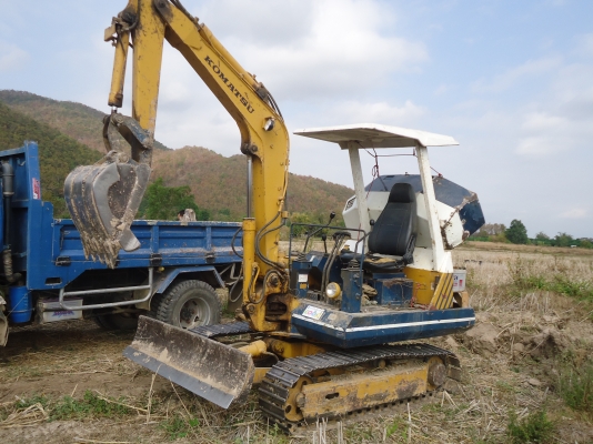 ขายรถแบคโค KOMATSU PC20-5 ราคา 310,000 บาท ราคาคุยกันได้