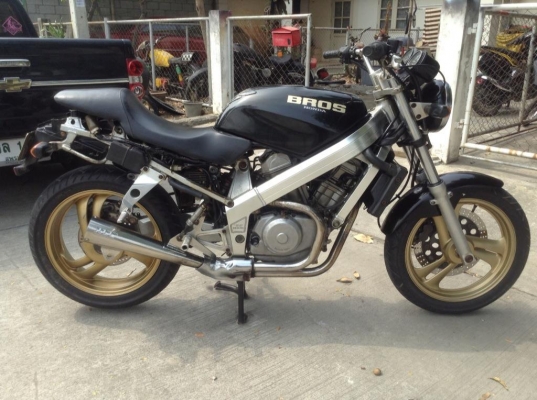 ขาย หรือ แลก HONDA BOSS 400  รถมี เล่ม แต่ แยกขายเล่มไปแล้วคับ เครื่องดีมากๆๆ 100\%  รับประกัน คับ ขาย 29000 ลองดูคับ