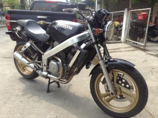 ขาย หรือ แลก HONDA BOSS 400  รถมี เล่ม แต่ แยกขายเล่มไปแล้วคับ เครื่องดีมากๆๆ 100\%  รับประกัน คับ ขาย 29000 ลองดูคับ