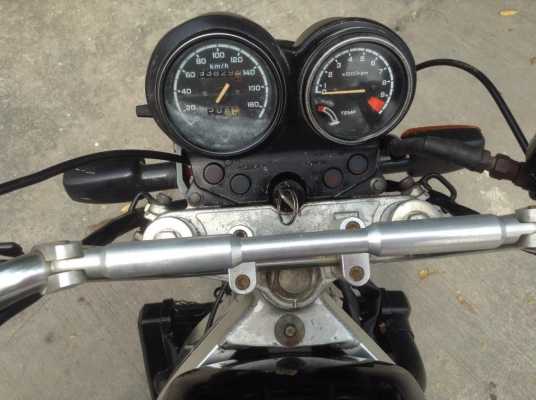 ขาย หรือ แลก HONDA BOSS 400  รถมี เล่ม แต่ แยกขายเล่มไปแล้วคับ เครื่องดีมากๆๆ 100\%  รับประกัน คับ ขาย 29000 ลองดูคับ