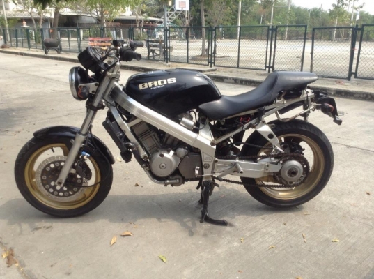 ขาย หรือ แลก HONDA BOSS 400  รถมี เล่ม แต่ แยกขายเล่มไปแล้วคับ เครื่องดีมากๆๆ 100\%  รับประกัน คับ ขาย 29000 ลองดูคับ