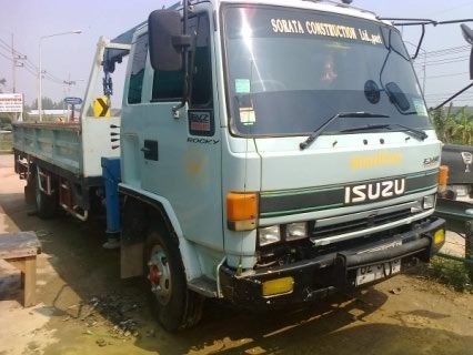 ขาย 6 ล้อISUZU FRR 32 เครื่อง195 พร้อมเครนยูนิค2ชัก3ปลอก4เหลี่ยม หัวบาง ยางดีแอร์เย็นภายในครบ สภาพพร้อมใช้งาน เอกสารพร้อมโอน