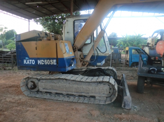 รถแม๊คโครยี่ห้อ KATO HD60SE ขายตามสภาพรถทำงานอยู่