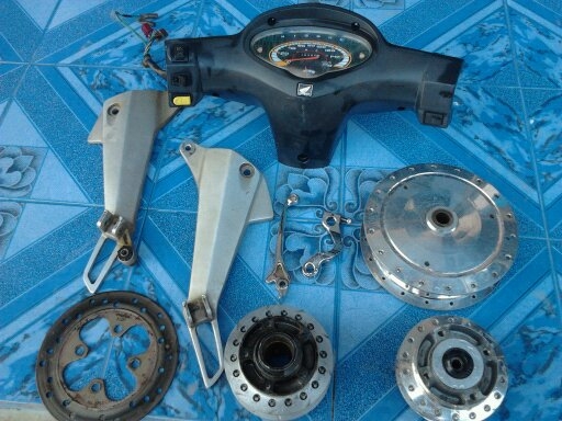 ขายอะไหล่  HONDA  YAMAHA ราคาพร้อมส่ง