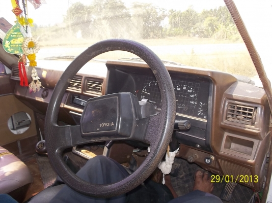 ขายกระบะ  4 ประตู  ขับเคลื่อน 2   ราคา  92000บาทรถอยู่ จ.ศรีสะเกษ