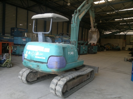รถขุดเล็ก KOMATSU PC40-7 มีไลน์หัวเจาะ สภาพดี นำเข้าจากญี่ปุ่น ไม่เคยใช้ในไทย ติดต่อ มานะ 085-9049669