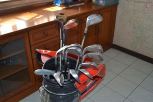 ขายชุดกอล์ฟ  PRECISSION MADE ครบชุด เหล็ก 3-9, s,w,putter หัวไม้อีก3  พร้อมถุงครบชุด