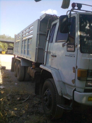 รถอิซูซุ 10 ล้อดั๊ม FXZ 240 แรงม้า  สนใจติดต่อ 081 - 6079515