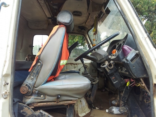 ขาย รถเทลเลอร์บรรทุกแบ็คโฮ NISSUN UD CW30 230 แรงม้า 2 เพลา