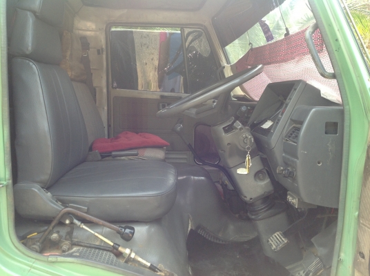 ขายรถโม่ปูน Hino FC170A   6  ล้อ  เครื่อง HO7C  175  แรงม้า  ขนาดโม่  2.5  คิว   สภาพพร้อมใช้งาน เจ้าของขายเอง