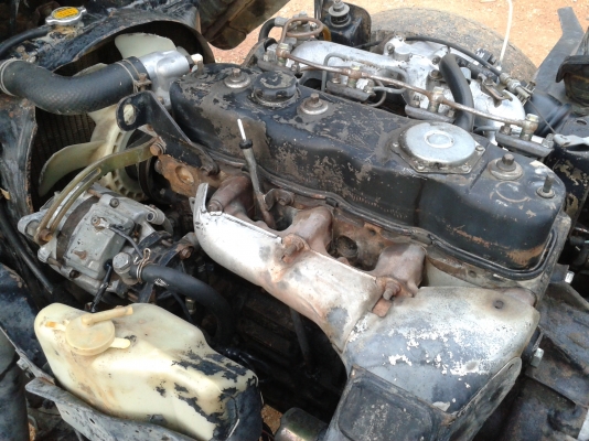 ขายรถบรรทุก6ล้อดั้ม อีซูซุ nkr รถออกห้างครับ