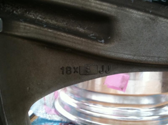 ลาย VIP  5 รู 114 ขอบ18 กว้าง 8 นิ้ว เก่าญี่ปุ่น