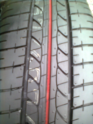 ขายยางป้ายแตงใหม่ๆ บริสโตร์ยางปี 5012 ขนาด 175/70R14 พร้อมกะทะเหล็ก 4 รู และฝาNISSAN ALMERA และน๊อต 16 ตัว  รวม  1 ชุด  4 เส้น