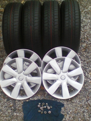 ขายยางป้ายแตงใหม่ๆ บริสโตร์ยางปี 5012 ขนาด 175/70R14 พร้อมกะทะเหล็ก 4 รู และฝาNISSAN ALMERA และน๊อต 16 ตัว  รวม  1 ชุด  4 เส้น