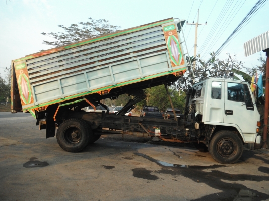 ขายรถ 6 ล้อ ดัมพ์ข้าว 13 เกวียน ISUZU เครื่อง 195 แรง กระบะเหล็ก คัชซีสวย ขับดี