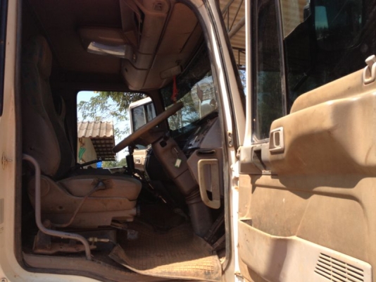 รถฮีโน่ 10 ล้อดั๊ม FM1M  เปลื่ยนเครื่อง 240 แรงม้า  สนใจติดต่อ 081 - 6079515