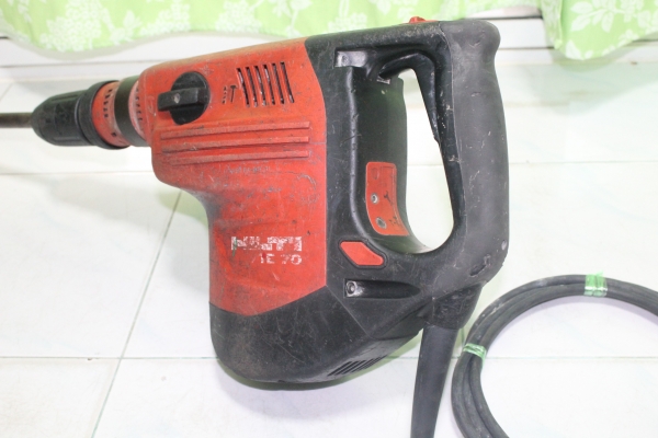 สกัดคอนกรีตคุณภาพสูง ยี่ห้อ ฮิลติ รุ่นTE70 สภาพพร้อมใช้งานครับ