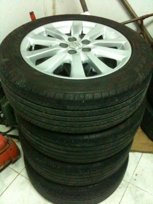 แม๊กพร้อมยาง แคมรี่ ขายครับ ปี 2012