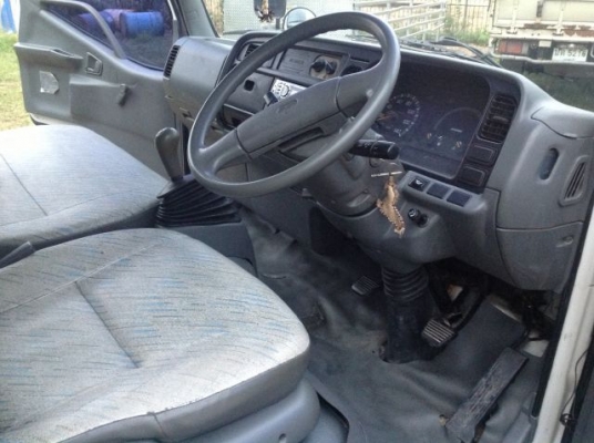 ขายด่วน Mitsubishi Fuso GUT 4 ล้อ (รถห้าง) จดตู้บรรทุก