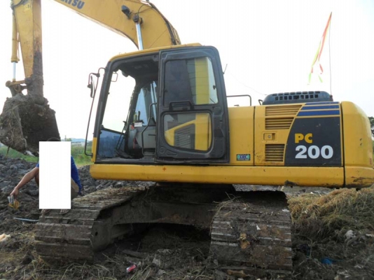 Komatsu Pc200-8