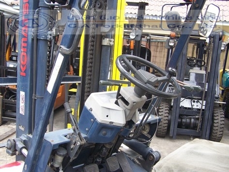 ขาย รถโฟล์คลิฟท์ KOMATSU รุ่น FD30-11 ขาย รถโฟล์คลิฟท์ KOMATSU รุ่น FD30-11