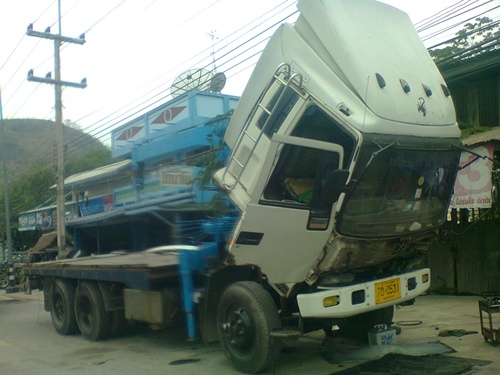 ขายรถบรรทุกสิบล้อ อีซูซูร็อคกี้ 175 ติดเครนทอดาโน 4.5ตัน3ปลอก 2 ชัก