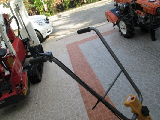 รหัส:12000986เครื่องพรวนดินใช้เครื่องเบนซินขนาด2.5PSเครื่องTU26PFDโรตารี่กว้าง25cm.www.nihonmono.com