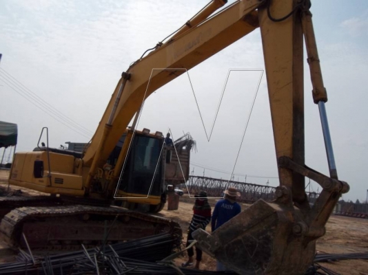 ขาย โคมัสสุ PC200-6 / ไฟฟ้าเต็ม / โซ่ใหม่ 2 ข้าง / เอวแน่น สภาพ 90 กว่าเปอร์เซ็น ( เอกสารเล่มทะเบียน )