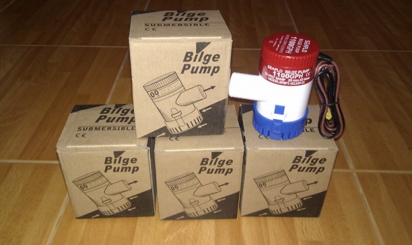 ปั๊มน้ำท้องเรือ 1100 gph