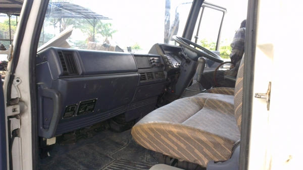 รถบรรทุก 6ล้อ Isuzu Rocky แบบขับเคลื่อน4ล้อ  สวยมาก  ใช้งานมา 2หมื่นกว่าโล