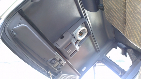 รถบรรทุก 6ล้อ Isuzu Rocky แบบขับเคลื่อน4ล้อ  สวยมาก  ใช้งานมา 2หมื่นกว่าโล