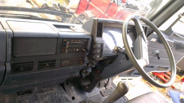 รถบรรทุก 6ล้อ Isuzu Rocky แบบขับเคลื่อน4ล้อ  สวยมาก  ใช้งานมา 2หมื่นกว่าโล