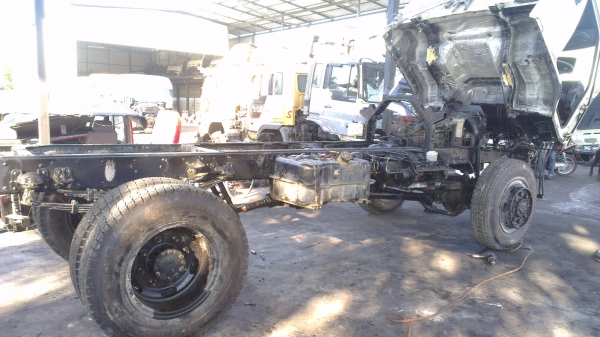 รถบรรทุก 6ล้อ Isuzu Rocky แบบขับเคลื่อน4ล้อ  สวยมาก  ใช้งานมา 2หมื่นกว่าโล