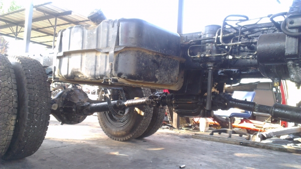 รถบรรทุก 6ล้อ Isuzu Rocky แบบขับเคลื่อน4ล้อ  สวยมาก  ใช้งานมา 2หมื่นกว่าโล