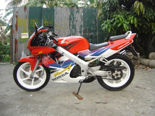 ขายด่วน เอ็น เอส อาร โปร อามร์ ร้อย ห้าสิบ เอส พี สวย มาก สนจัย ติดต่อคุณ เพียร 0805948450 กทม แถว เซ็นทรัล พระราม 3 มีสีแดง และ เขียวส้ม  ราคา - 39,900 บาท