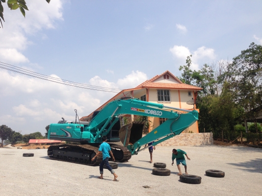 ขายรถแบ็คโค KOBELCO MARK8 SUPER X SK200 YN-12