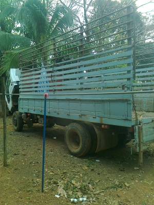 ขอมอบราคาให้กับนักปั้นไปเขียนแบบเอง 225000  6 ล้อ   รถสวยพร้อมใช้ทะเบียนชุดโอนพร้อม