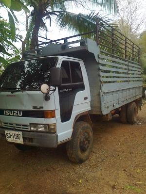 ขอมอบราคาให้กับนักปั้นไปเขียนแบบเอง 225000  6 ล้อ   รถสวยพร้อมใช้ทะเบียนชุดโอนพร้อม