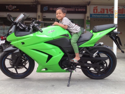 ขาย Kawazaki Ninja สีเขียว ปี 55 สภาพสวย เดิม ๆ ขาย Kawazaki Ninja สีเขียว ปี 55 สภาพสวย เดิม ๆ