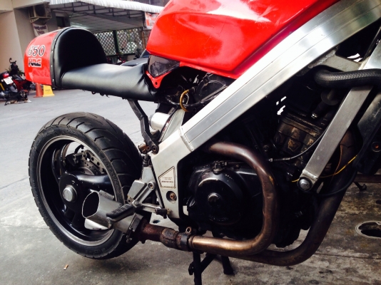 ขายด่วน boss 650cc คาเฟ่ ทะเบียน สนจัย 0803865262 เบียร์