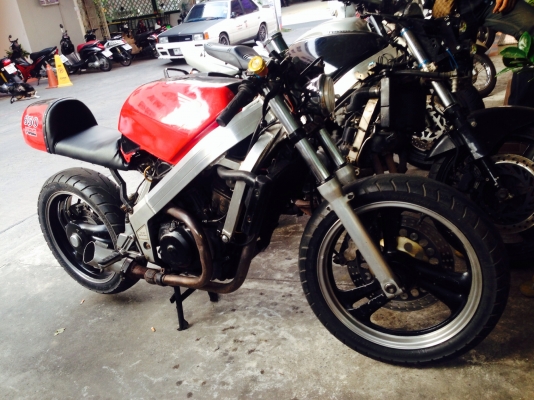ขายด่วน boss 650cc คาเฟ่ ทะเบียน สนจัย 0803865262 เบียร์