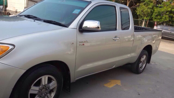 วีโก้ตัว E. ปี05 สภาพไม่เคยทำสีเลยเดิมทุกชิ้นสภาพนี้หายากนี้นอนชื่อในทะเบียนตรงกับคนขายจอดส่วนใหญ่คนใช้เป็นผู้หญิงติดต่อ ดา 081-3726740 ราคา 305,000฿