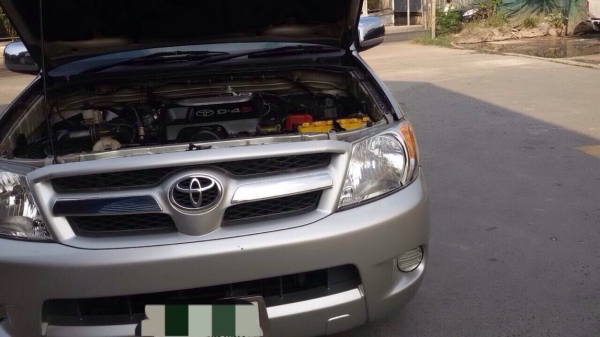 วีโก้ตัว E. ปี05 สภาพไม่เคยทำสีเลยเดิมทุกชิ้นสภาพนี้หายากนี้นอนชื่อในทะเบียนตรงกับคนขายจอดส่วนใหญ่คนใช้เป็นผู้หญิงติดต่อ ดา 081-3726740 ราคา 305,000฿