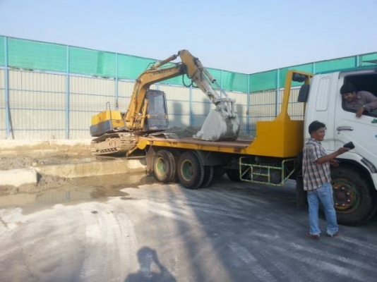 ขายแบ็คโค โคมัสสุ 100 -3 แอรฺเย็นแทรกใหญ่ รายหัวเจาะ พร้อมทำงาน