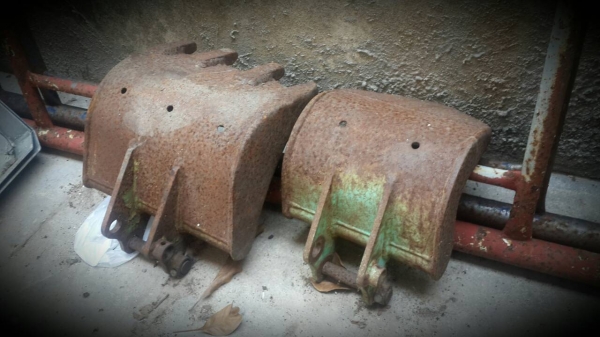 KOBELCO  MINI (^^) พร้อมมือขุด 3 ชุด