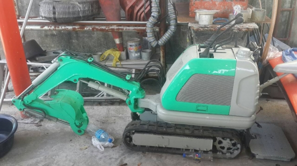 KOBELCO  MINI (^^) พร้อมมือขุด 3 ชุด