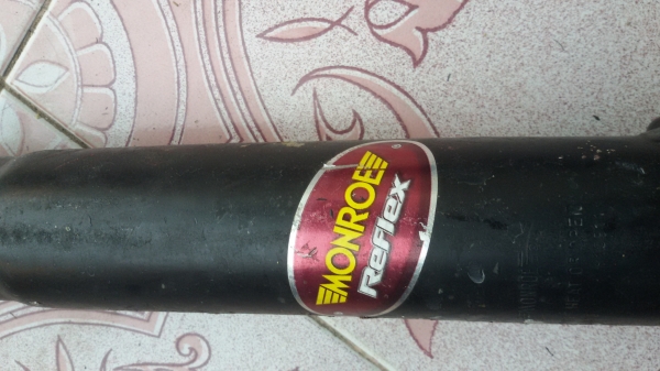 ขายโซ๊คBENZ  W124 คู่หน้า2500