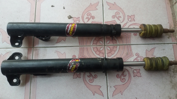 ขายโซ๊คBENZ  W124 คู่หน้า2500