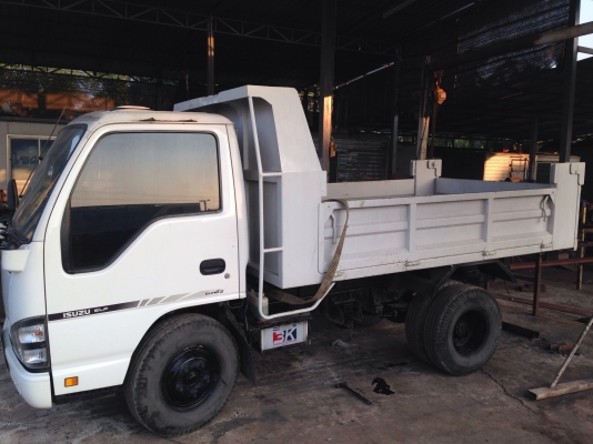 6ล้อดั้มเล็ก3คิวISUZU/NKR/100HP